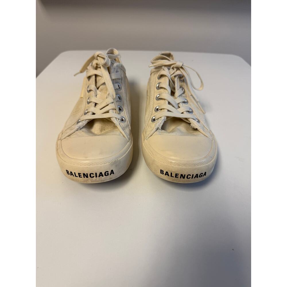 Balenciaga Paris Low Top Sneaker White Distressed Canvas Rubber Size EU38 US 7.5